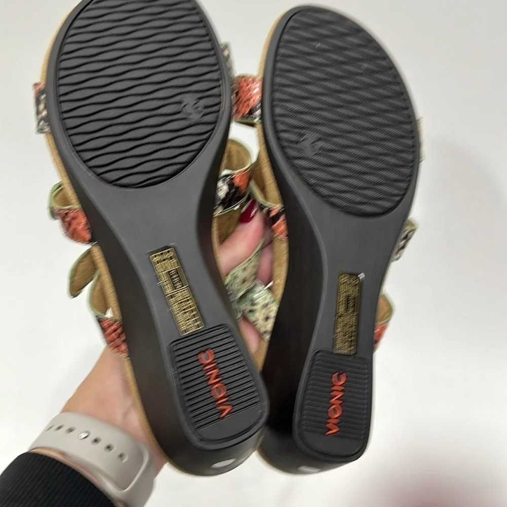 Vionic Radia  Wedge 381 Comfort Sandals size 8